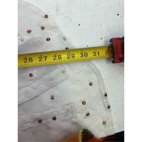 Olive Hill White Embroidered Blouse Size M - Picture 9 of 9